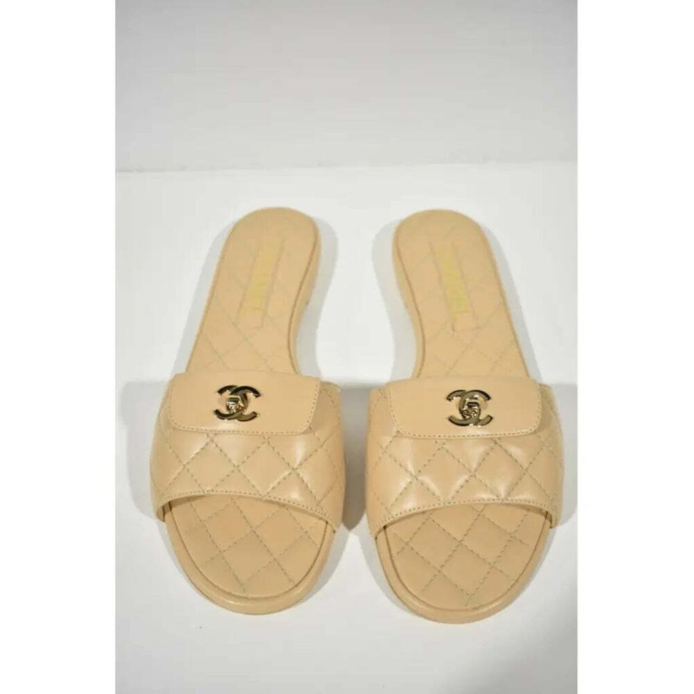 Chanel REV Beige Turnlock Quilted Gold CC Logo Mules Slide Sandal Flop Flat 35 - Picture 5 of 12